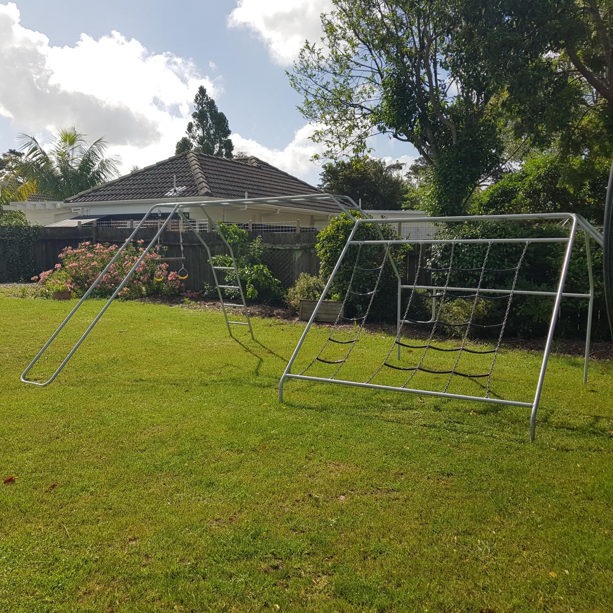 supergym deluxe with 1 or 2 horizontal bar ends