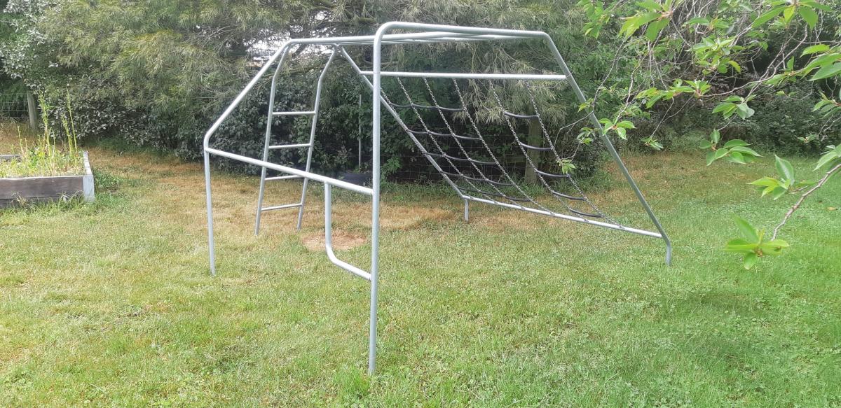 supergym deluxe with 1 or 2 horizontal bar ends